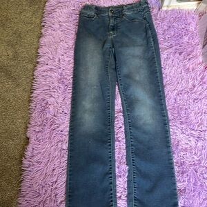 Cute jeans that have not been worn yet